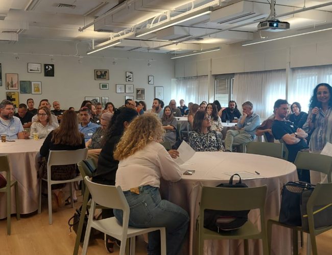 רכות לעירית פררה מנהלת האגף לחינוך על יסודי שנכנסה לתפקידה בעיריית תל אביב יפו